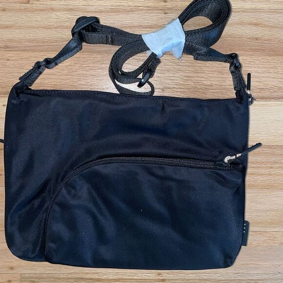 LULULEMON 2-in-1 Crossbody Yoga Mat Bag Black 3 L NWT - Picture 2 of 2